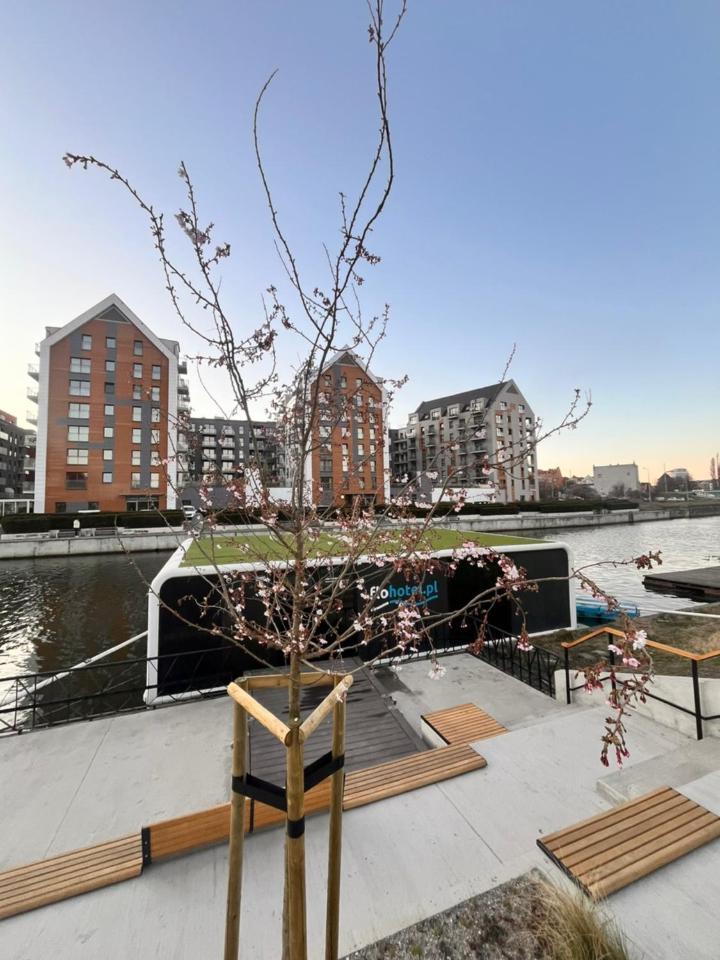 Dom Na Wodzie - Flohotel Gdansk Ngoại thất bức ảnh